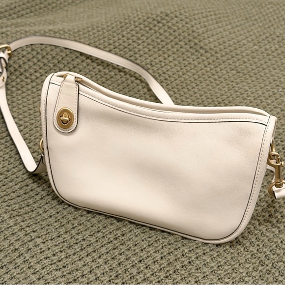 Coach Swinger 20 Leather Bag with Shoulder and Chain Strap - Picture 6 of 10